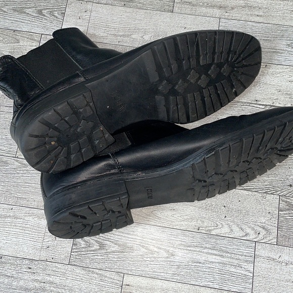 J. Crew Chelsea Leather Made in Italy Boots EUC - Picture 10 of 14